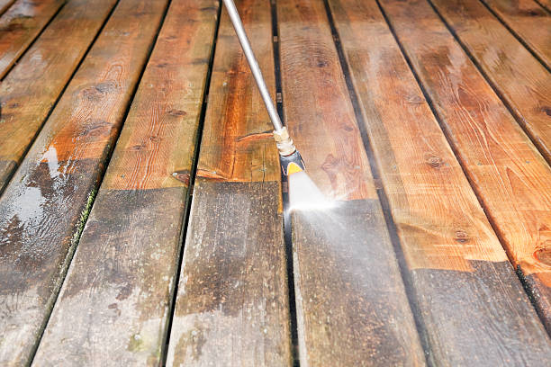 Best Pool Deck Cleaning  in Beloit, OH